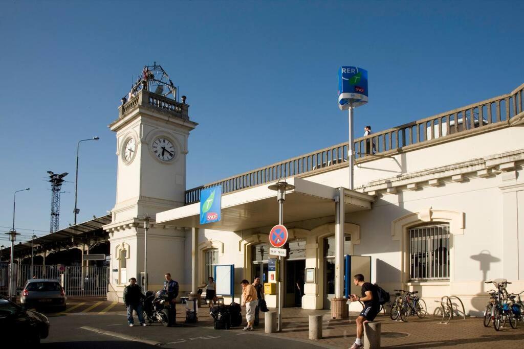 Superbe Appart Entier Au Pied De La Gare Rer, A 15 Min De Paris & Orly Жувізі-сюр-Орж Екстер'єр фото